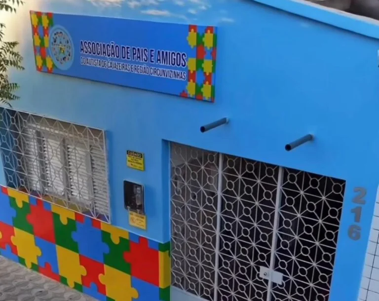 Governador sanciona lei de Chico Mendes que reconhece utilidade pública da APAA de Cajazeiras