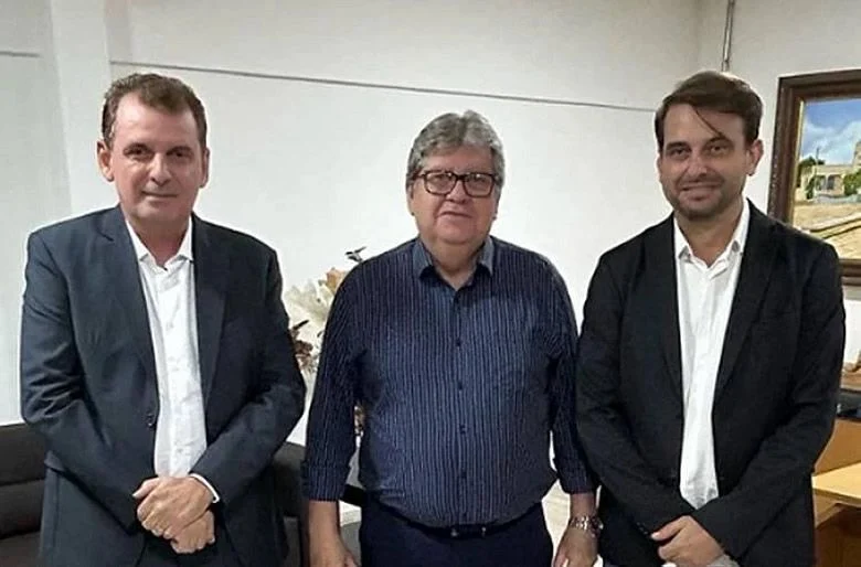 Chico Mendes e prefeito Bal Lins agradecem ao governador pela abertura de licitação para pavimentação da PB-366