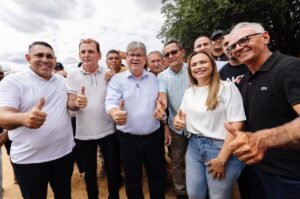 Chico Mendes e João Azevêdo cumprem agenda em Aparecida e São Domingos com prefeitos; ex-governador elogia postura do líder do governo