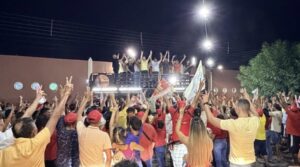 Chico Mendes participa de grande carreata em Aparecida e reforça mobilização política ao lado do prefeito João Neto