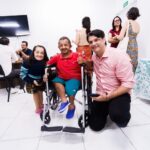 Em visita ao Centro de Doenças Raras, Leo Bezerra destaca pioneirismo em exames de sequenciamento genético